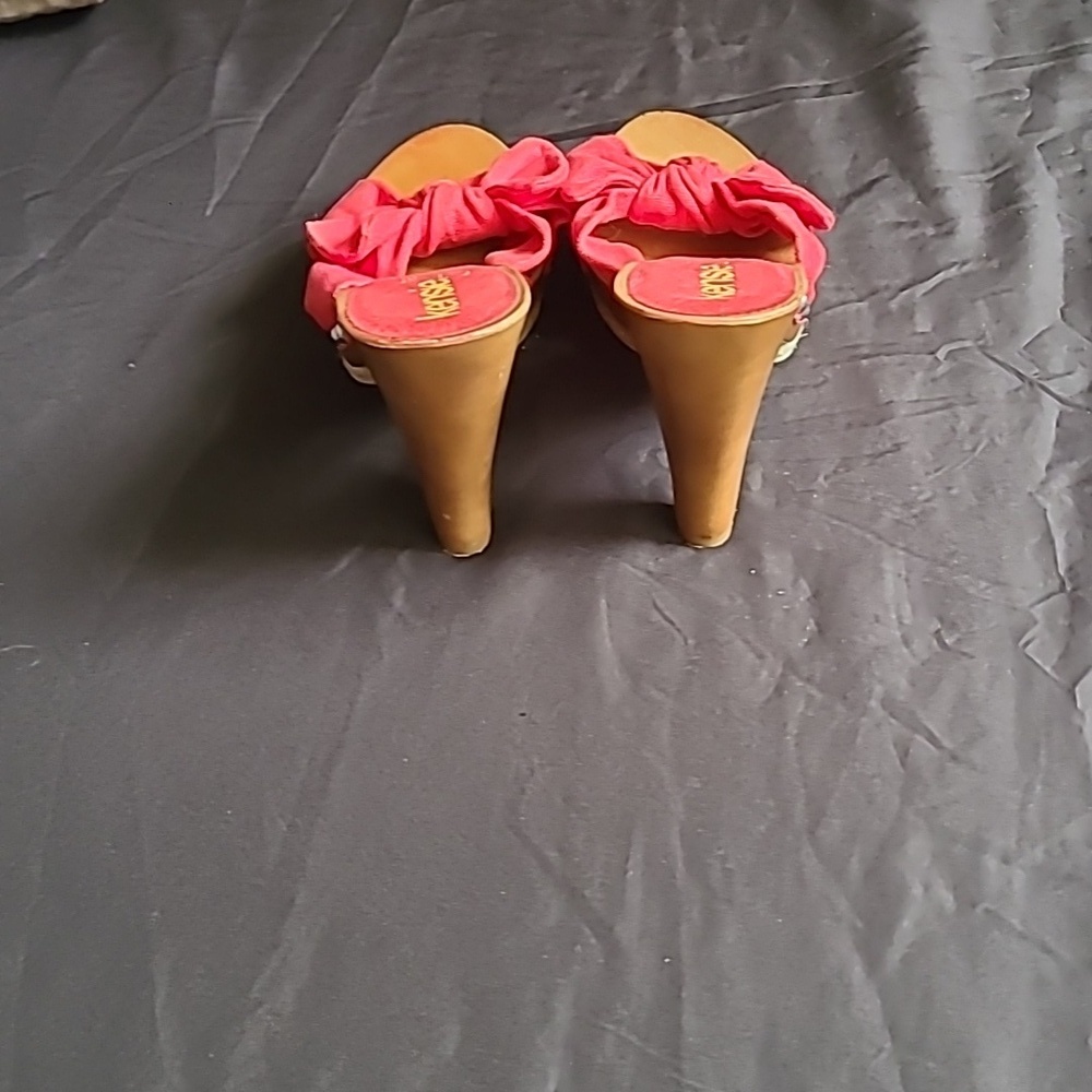 Kensie Girl Red and Tan Heels with Decorative Bow - Picture 5 of 5
